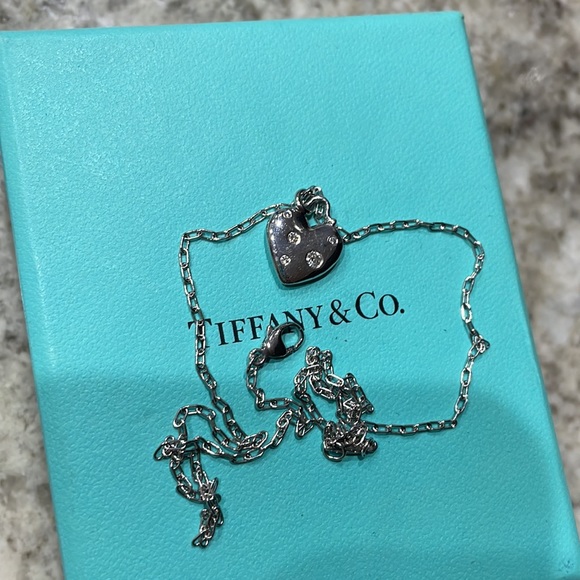 Tiffany & Co. Etoile Diamonds 18k White Gold Heart Pendant & Chain - Picture 14 of 15